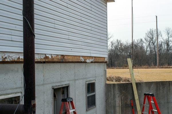 House Foundation Leveling in Red Oak